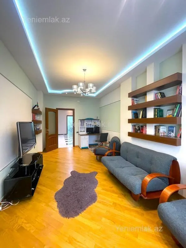 Satılır 3 otaqlı yeni tikili 165 m²