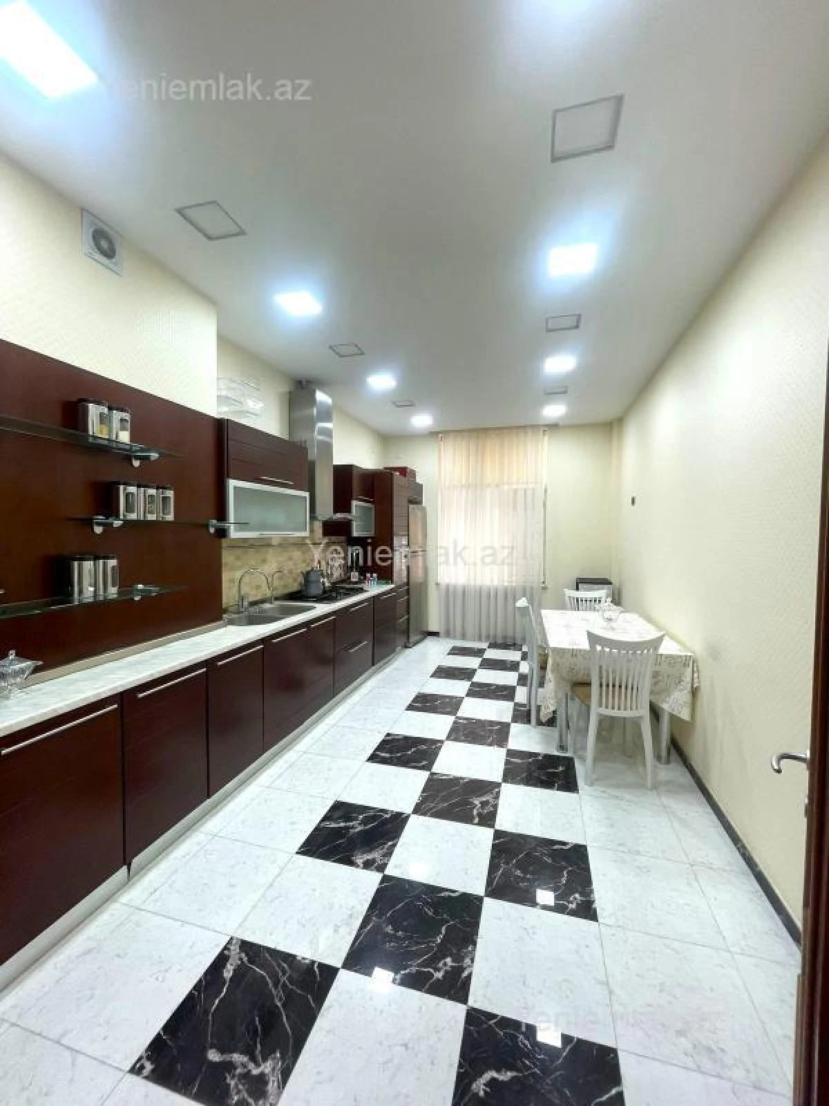 Satılır 3 otaqlı yeni tikili 165 m²