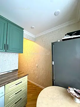 Satılır 2 otaqlı köhnə tikili 50 m²