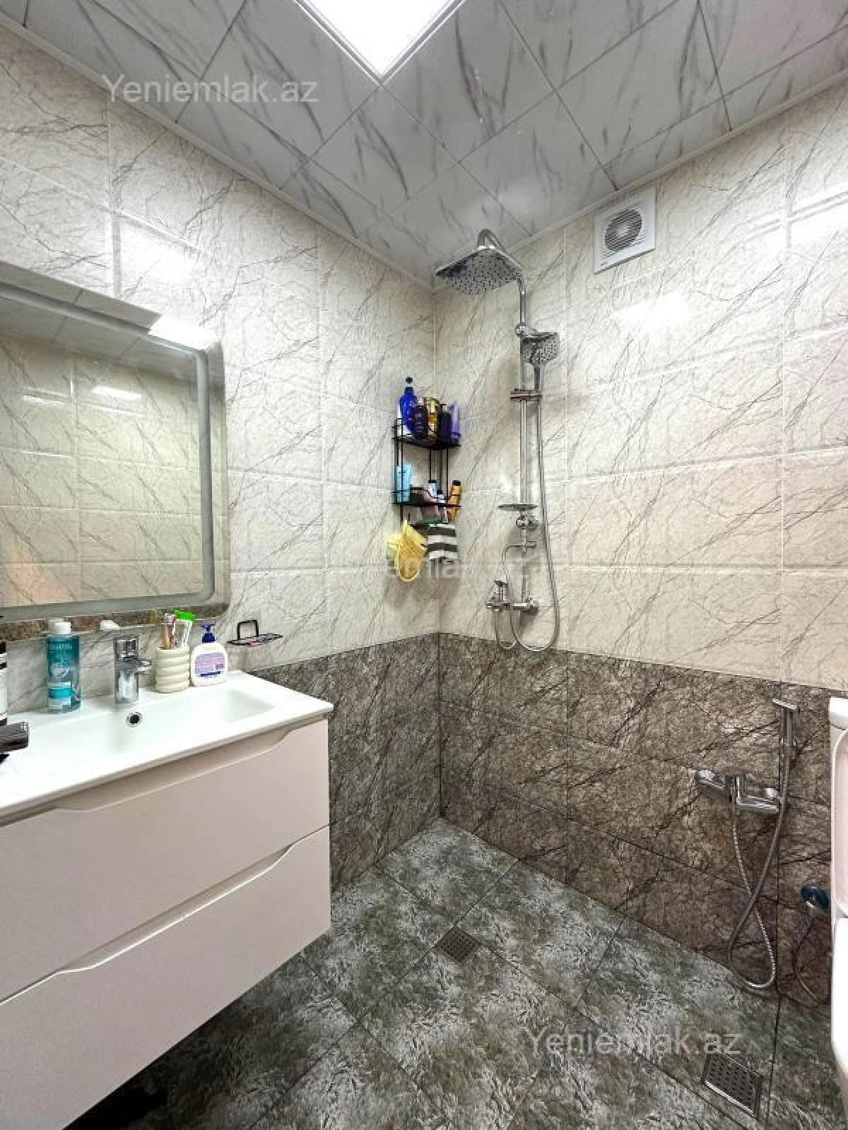 Satılır 2 otaqlı köhnə tikili 50 m²