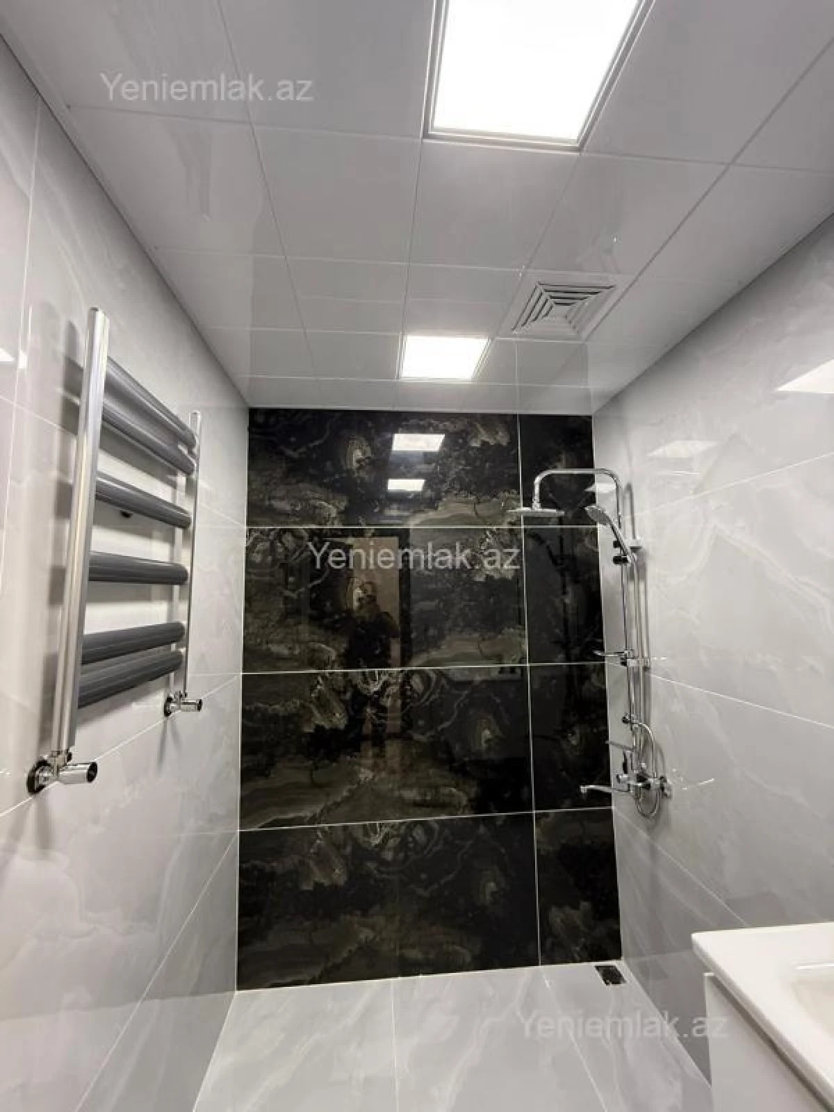 Satılır 2 otaqlı köhnə tikili 60 m²