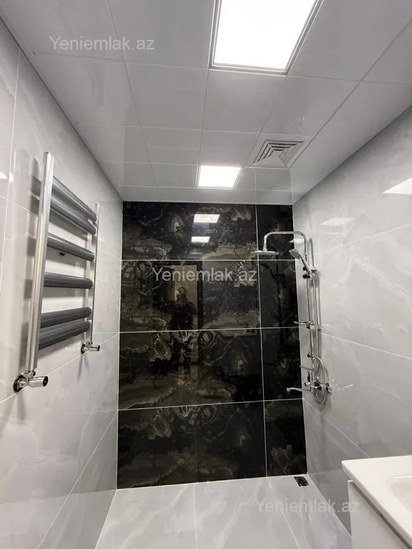 Satılır 2 otaqlı köhnə tikili 60 m²