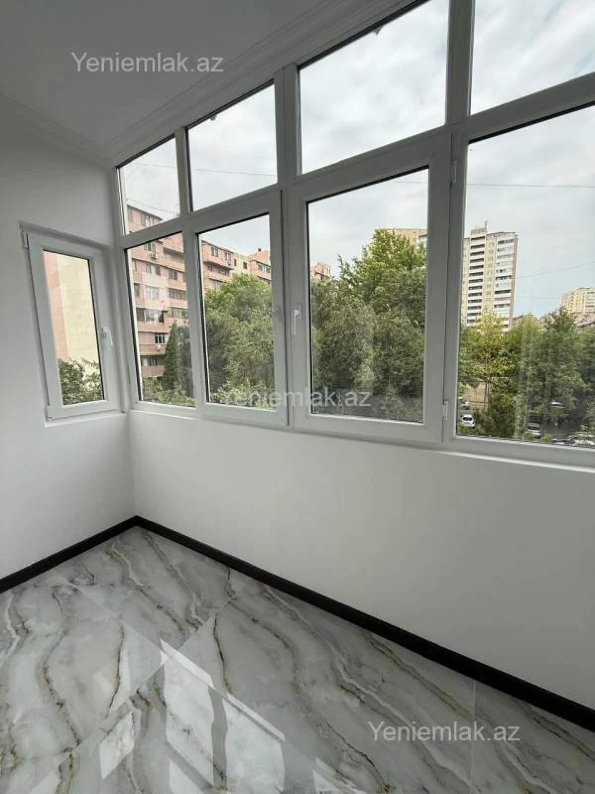 Satılır 2 otaqlı köhnə tikili 60 m²