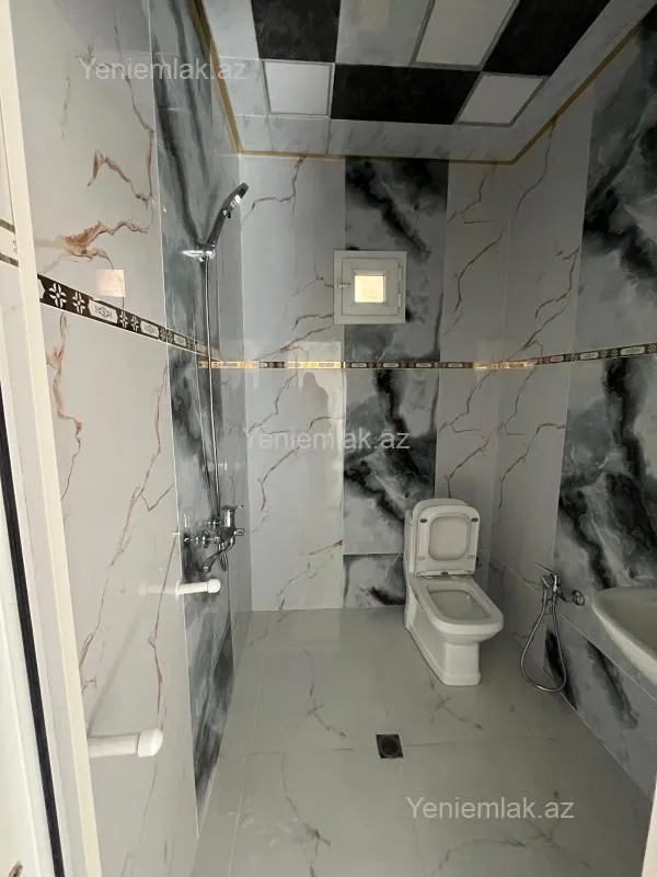 Satılır 4 otaqlı həyət evi 200 m²