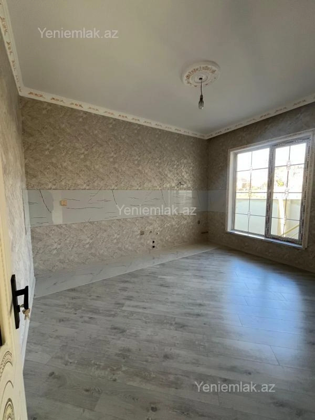 Satılır 4 otaqlı həyət evi 200 m²