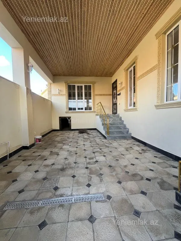 Satılır 4 otaqlı həyət evi 200 m²