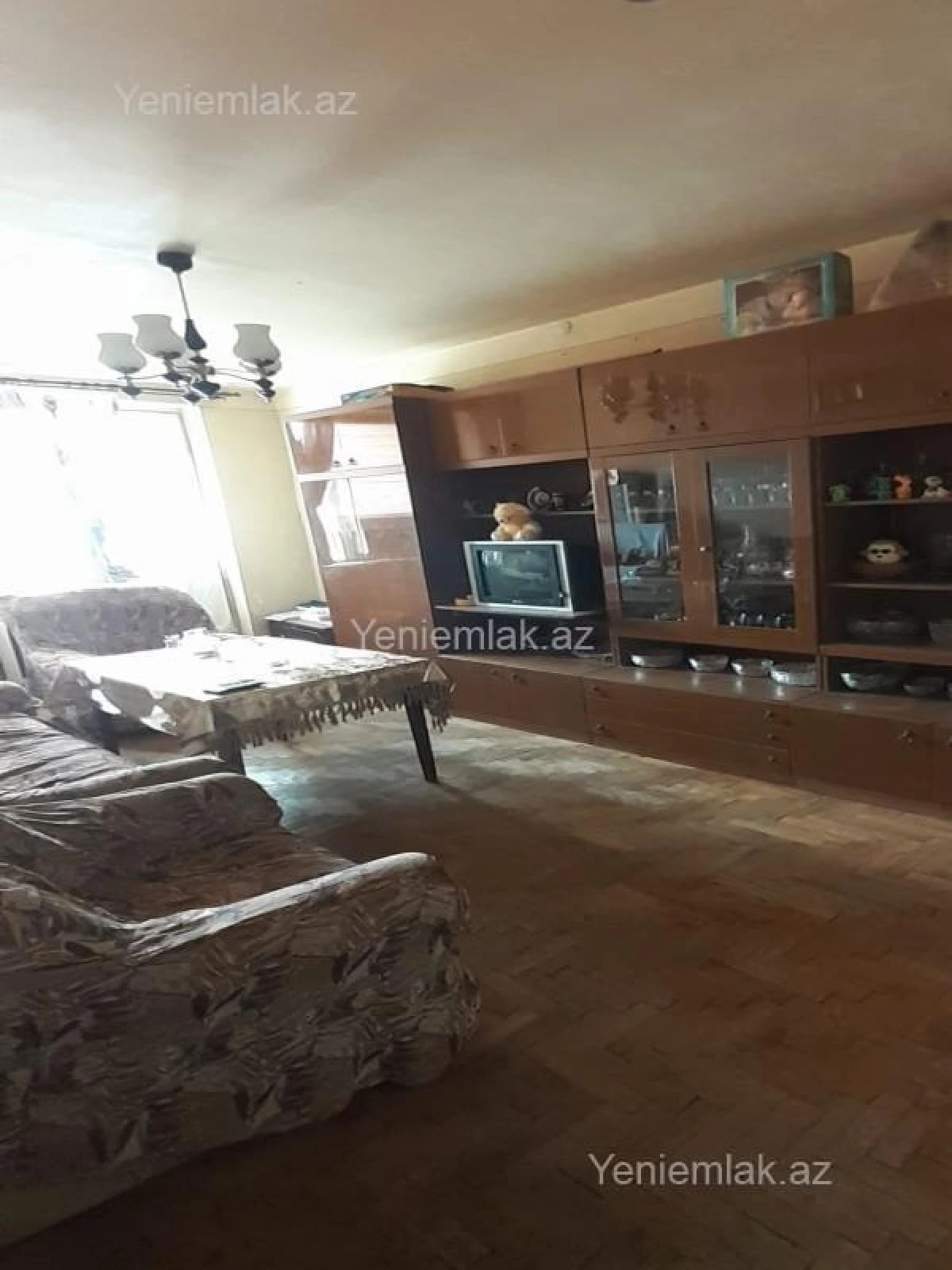 Satılır 4 otaqlı köhnə tikili 90 m²