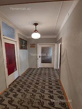 Satılır 4 otaqlı köhnə tikili 90 m²