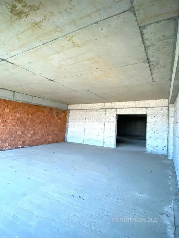 Satılır 4 otaqlı yeni tikili 250 m²