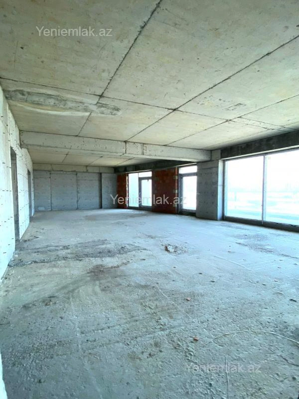 Satılır 4 otaqlı yeni tikili 250 m²
