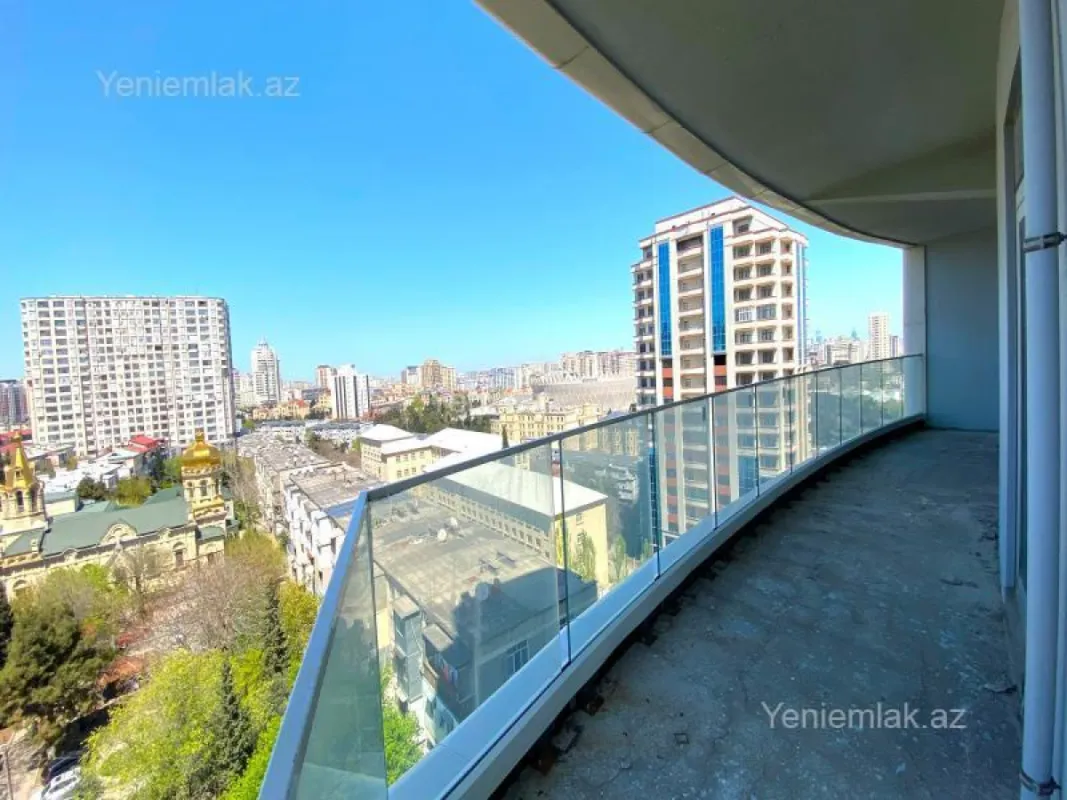 Satılır 4 otaqlı yeni tikili 250 m²