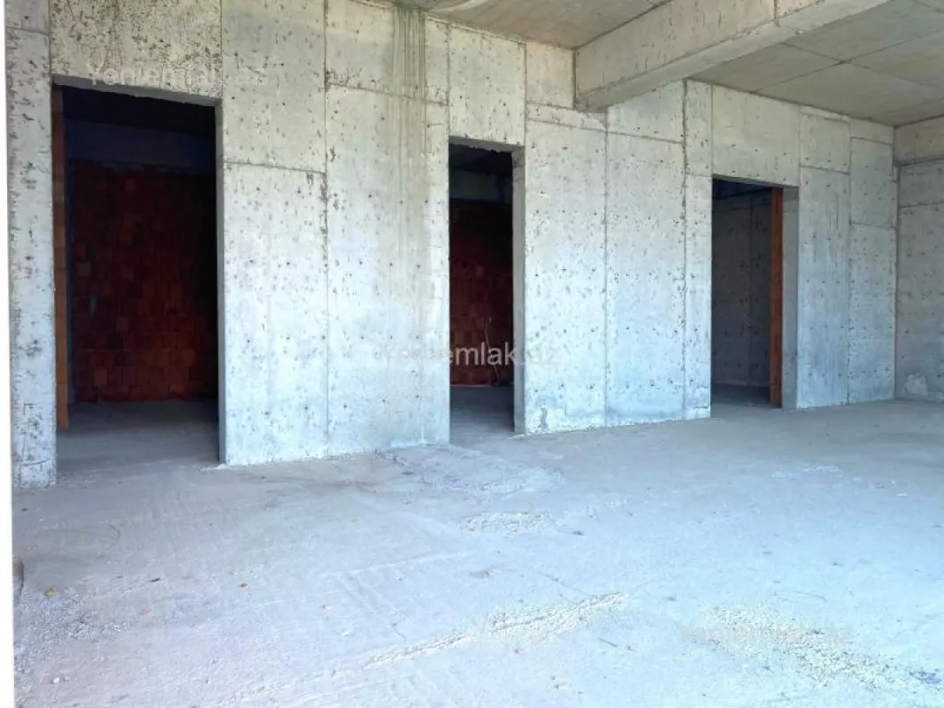 Satılır 4 otaqlı yeni tikili 250 m²