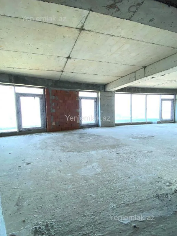 Satılır 4 otaqlı yeni tikili 250 m²
