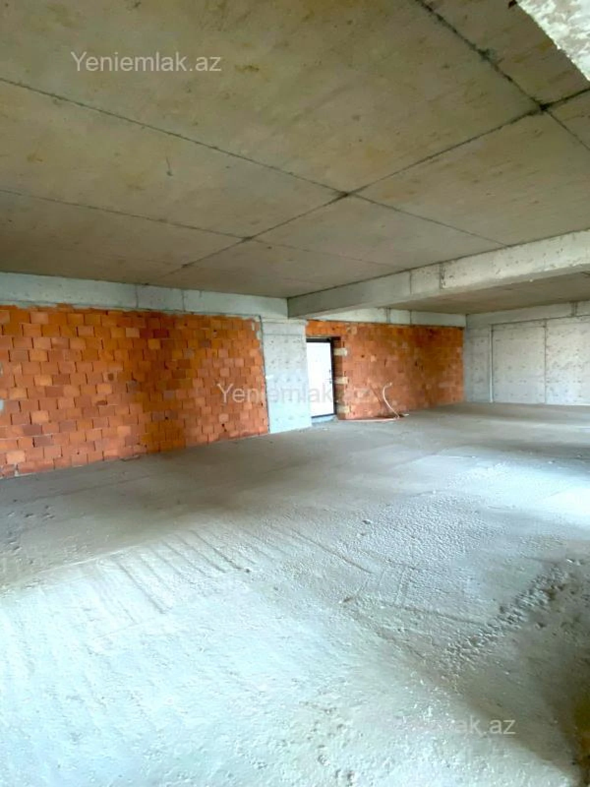 Satılır 4 otaqlı yeni tikili 250 m²