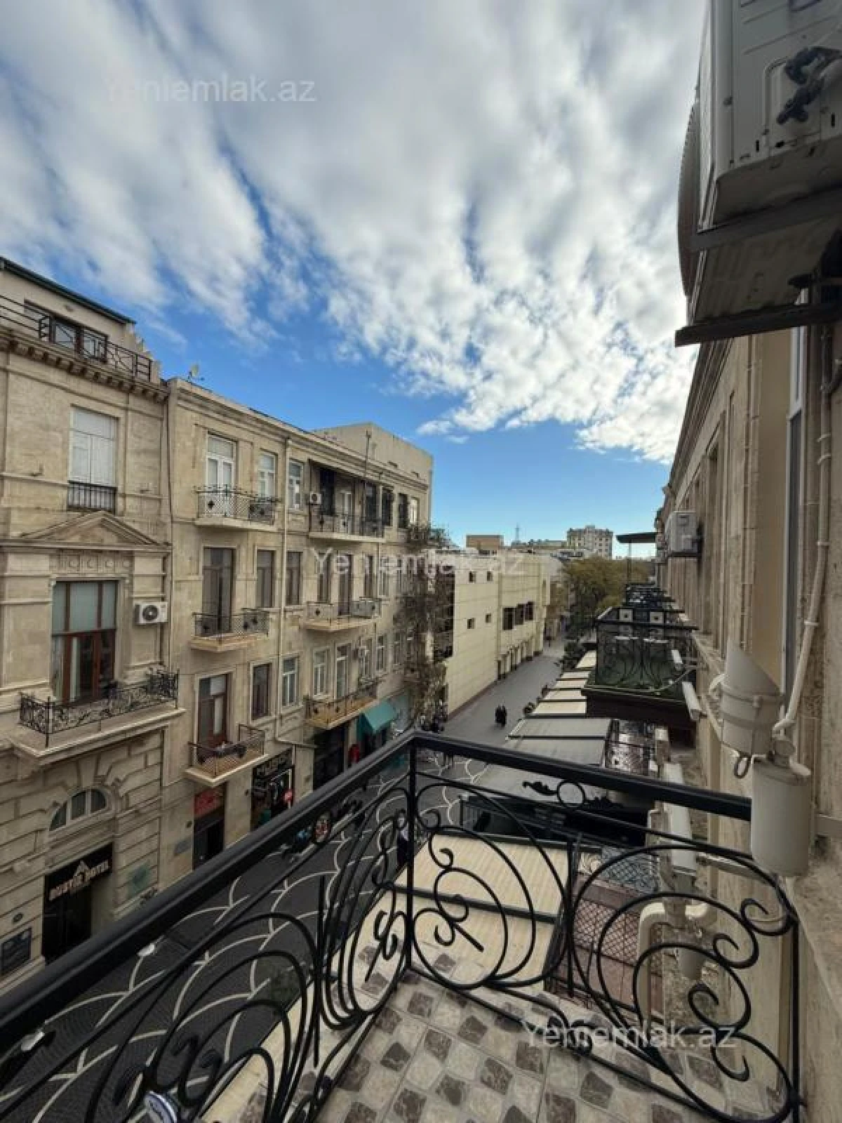 Satılır 1 otaqlı köhnə tikili 35 m²