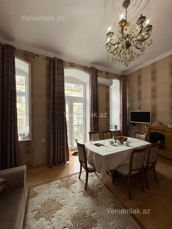 Satılır 1 otaqlı köhnə tikili 35 m²