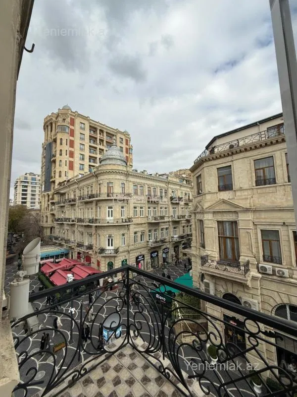 Satılır 1 otaqlı köhnə tikili 35 m²