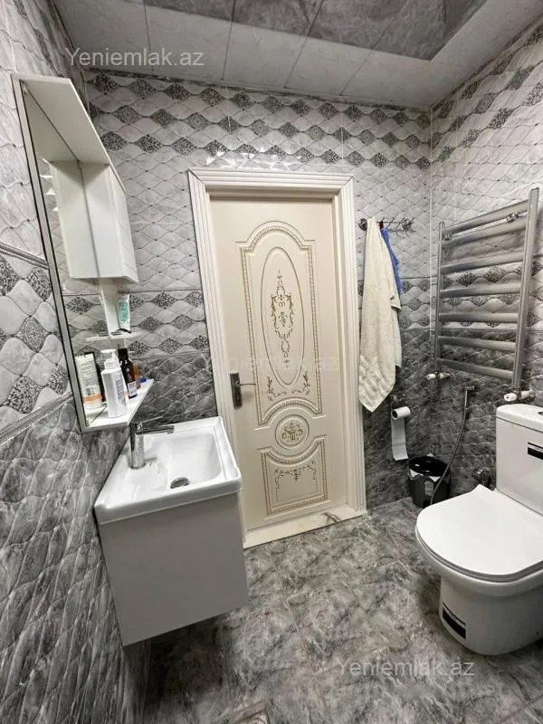 Satılır 3 otaqlı yeni tikili 75 m²