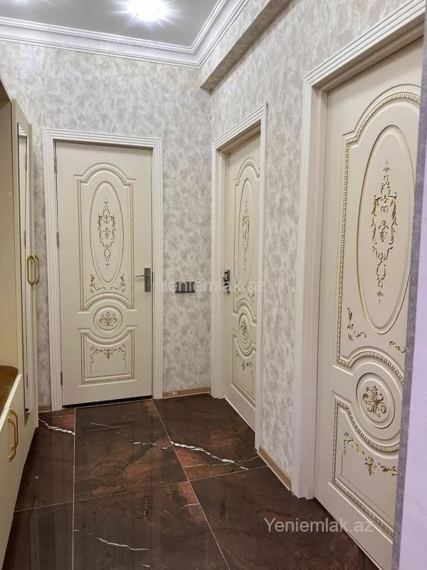 Satılır 3 otaqlı yeni tikili 75 m²