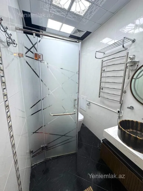 Satılır 3 otaqlı yeni tikili 165 m²