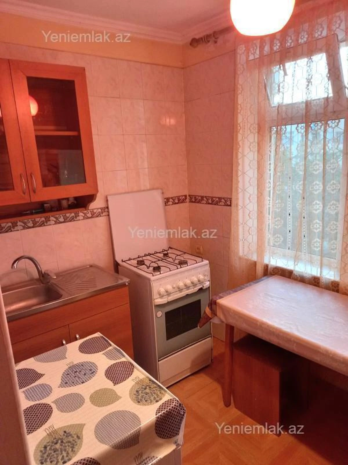 Satılır 1 otaqlı köhnə tikili 40 m²