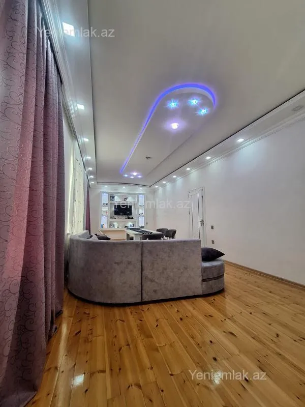 Satılır 7 otaqlı həyət evi 400 m²