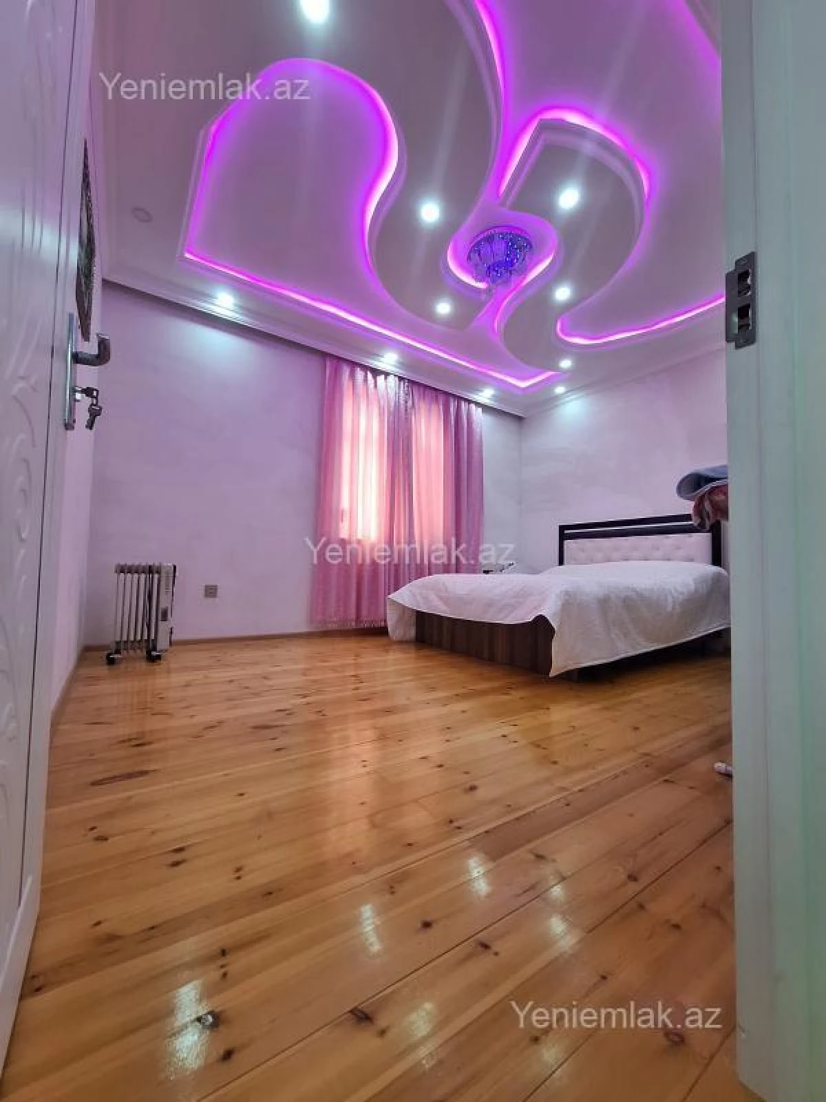 Satılır 7 otaqlı həyət evi 400 m²