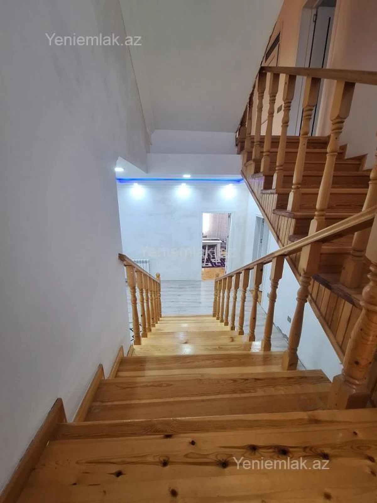 Satılır 7 otaqlı həyət evi 400 m²