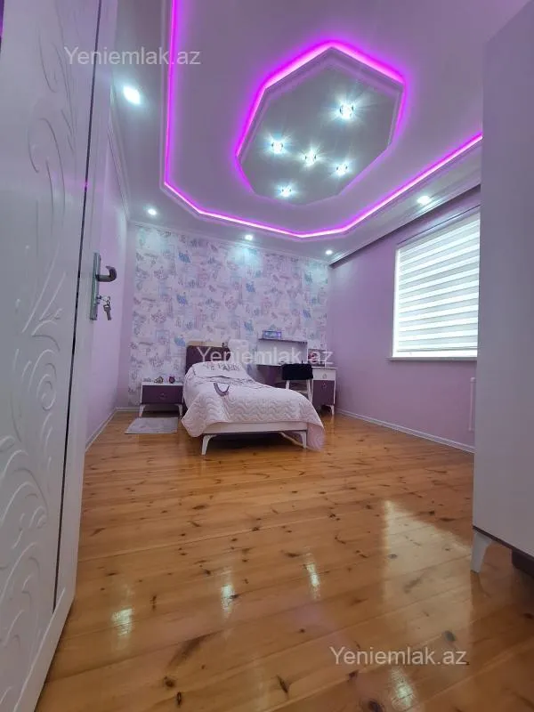 Satılır 7 otaqlı həyət evi 400 m²