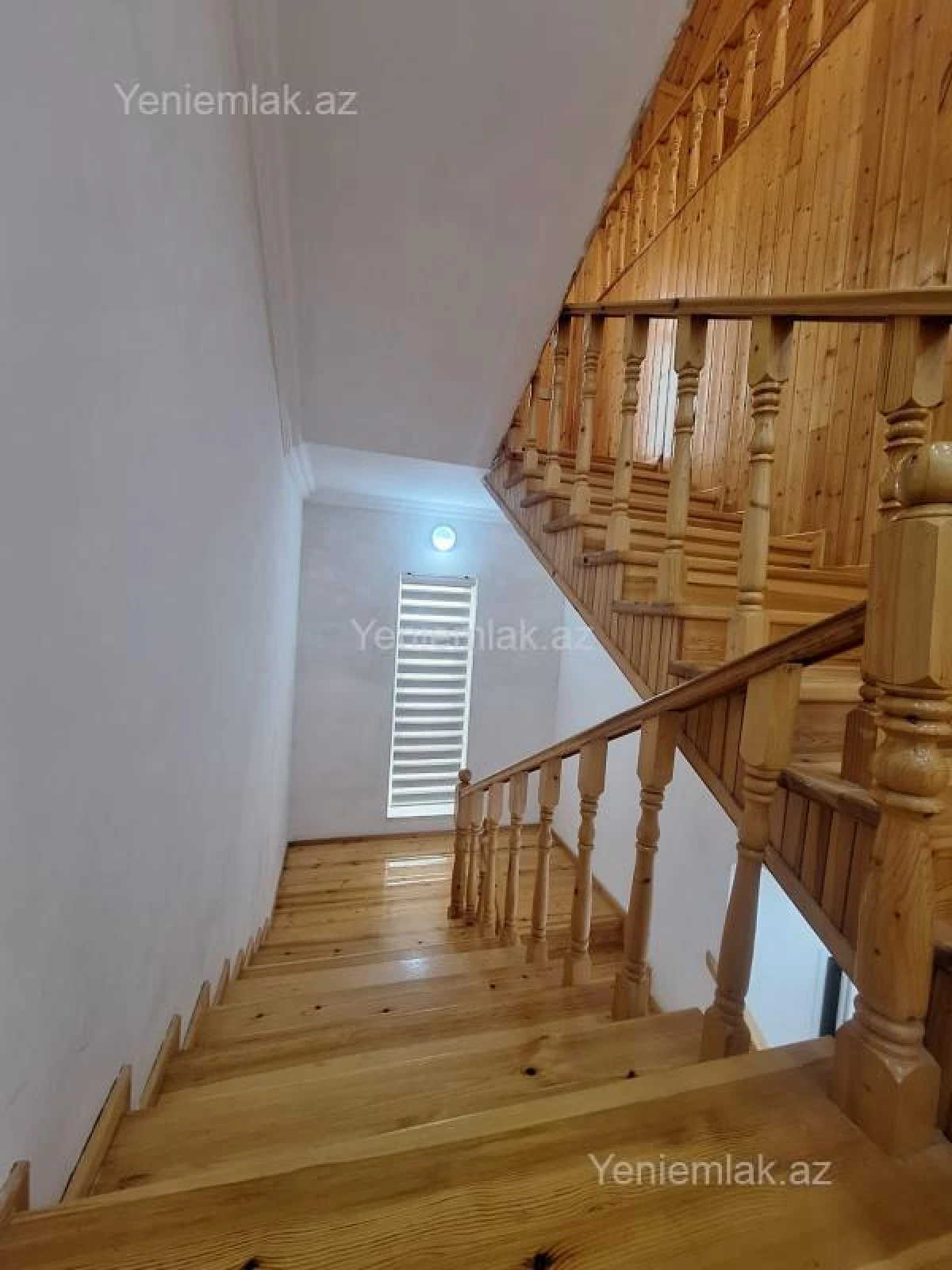 Satılır 7 otaqlı həyət evi 400 m²