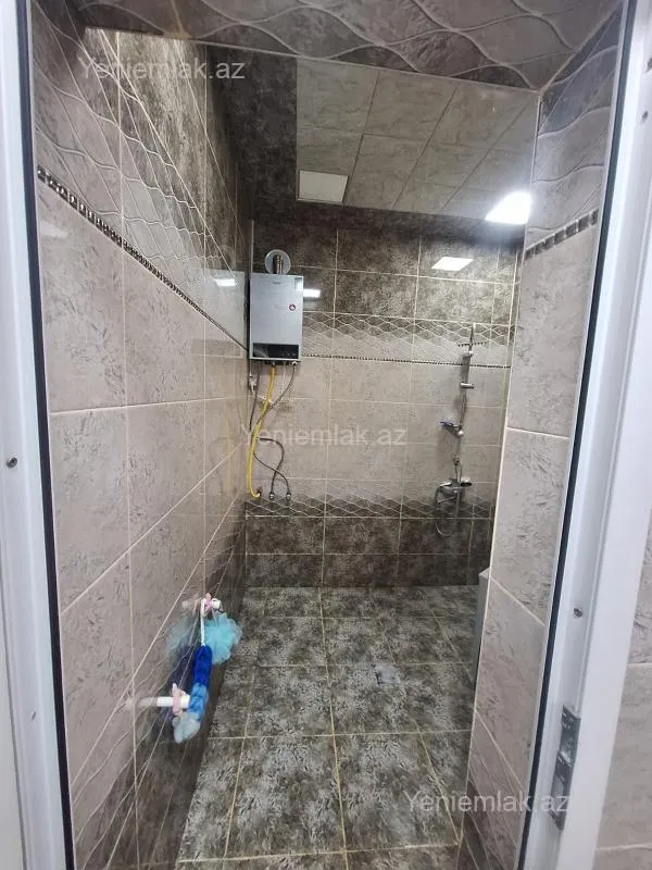 Satılır 7 otaqlı həyət evi 400 m²