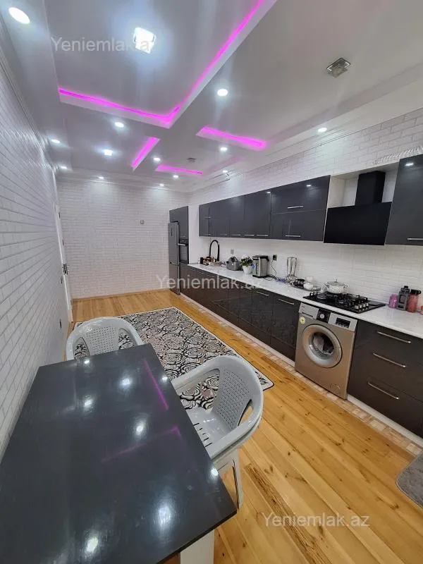 Satılır 7 otaqlı həyət evi 400 m²