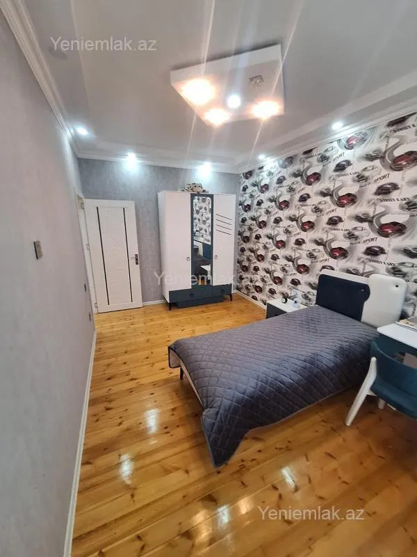Satılır 7 otaqlı həyət evi 400 m²