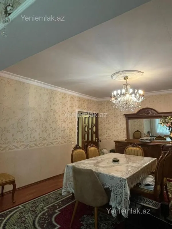 Satılır 4 otaqlı köhnə tikili 120 m²