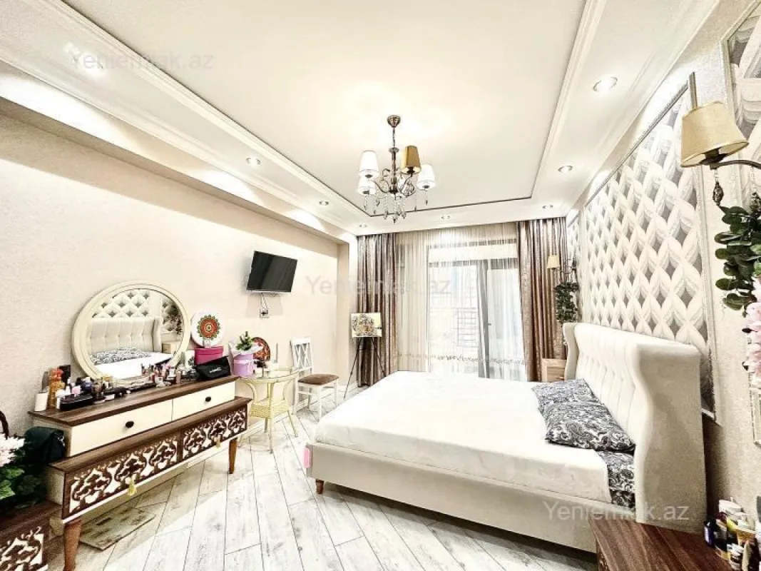 Satılır 4 otaqlı yeni tikili 175 m²