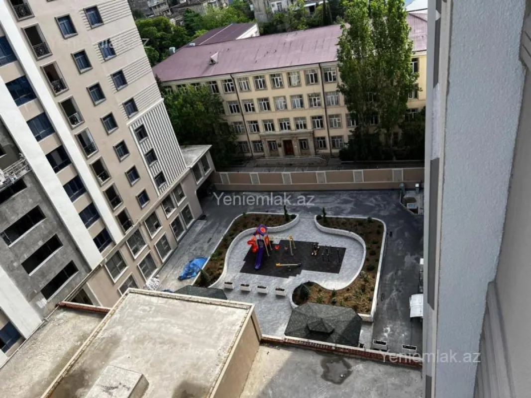 Satılır 4 otaqlı yeni tikili 175 m²