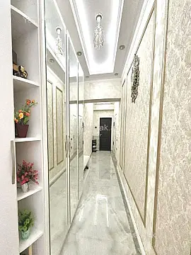 Satılır 4 otaqlı yeni tikili 175 m²