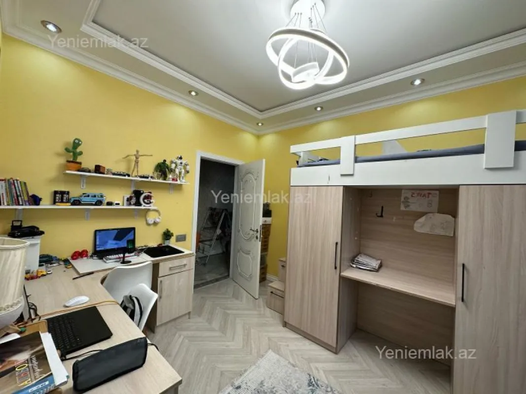 Satılır 4 otaqlı yeni tikili 175 m²
