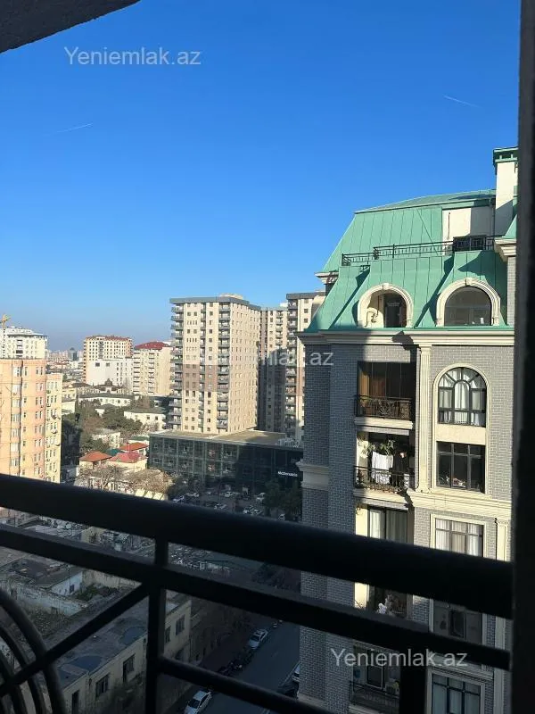 Satılır 4 otaqlı yeni tikili 175 m²