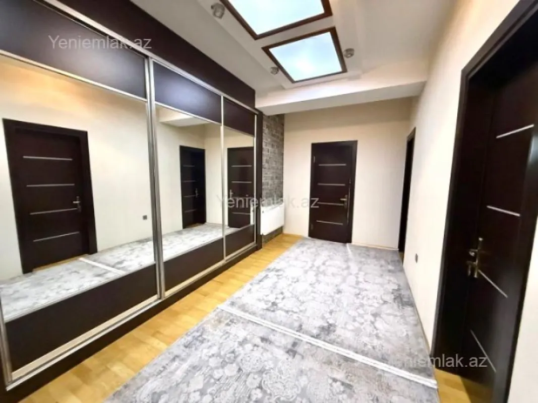 Satılır 3 otaqlı yeni tikili 120 m²