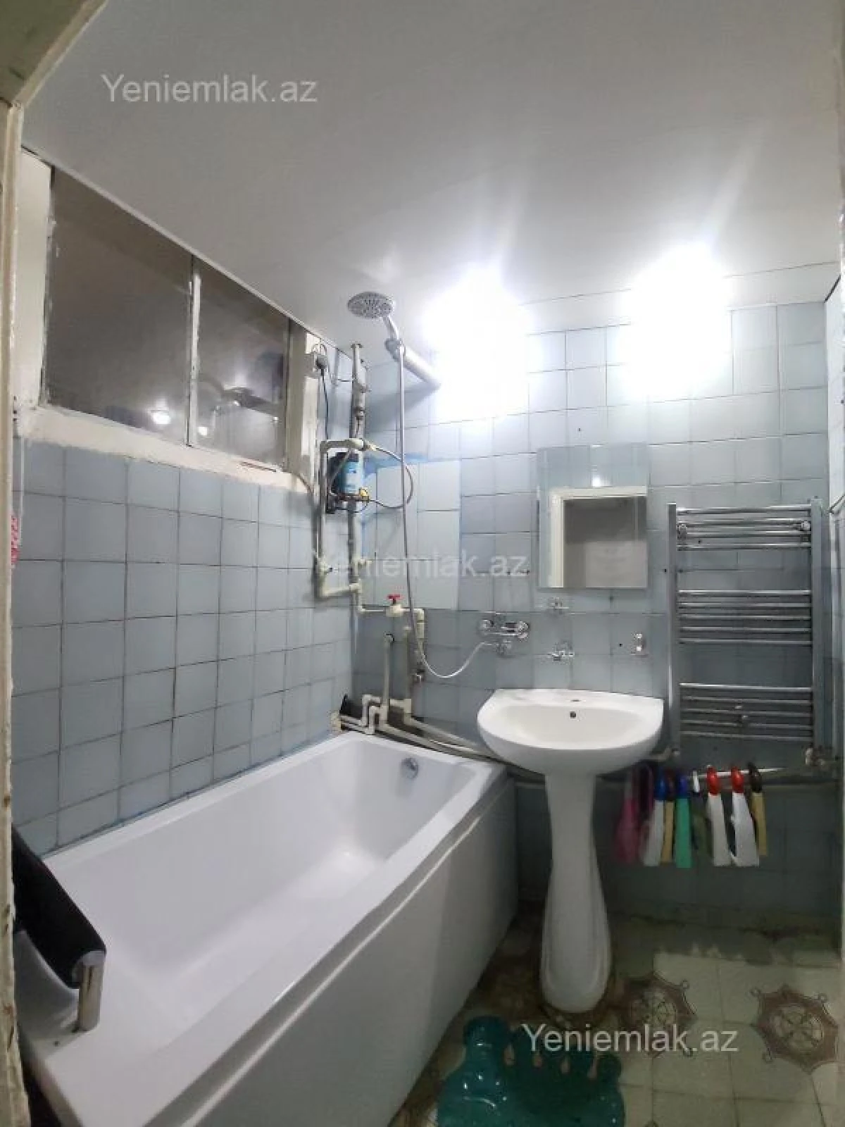 Satılır 2 otaqlı köhnə tikili 60 m²