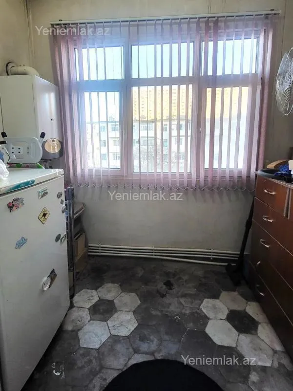 Satılır 2 otaqlı köhnə tikili 60 m²