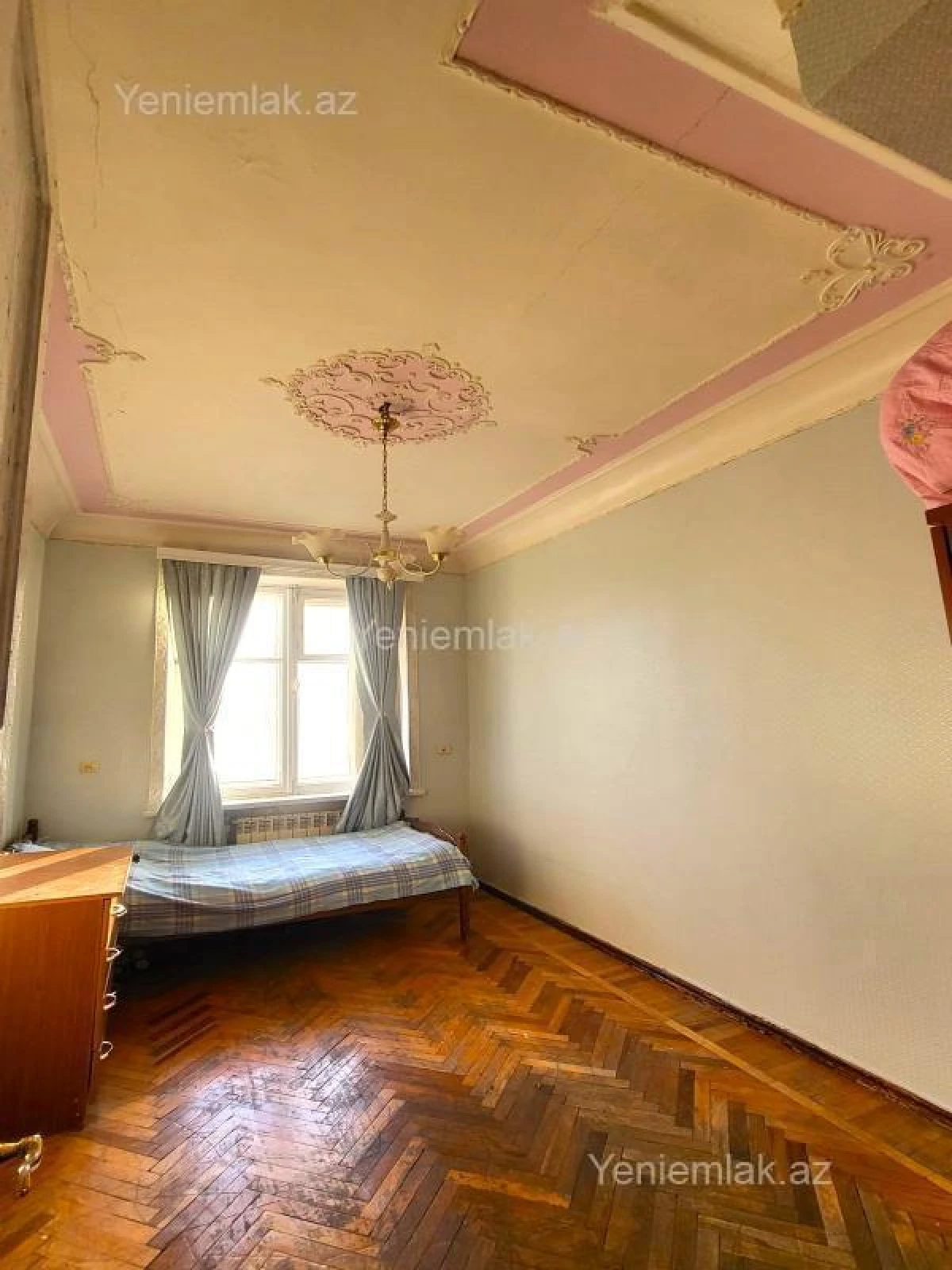 Satılır 2 otaqlı köhnə tikili 60 m²
