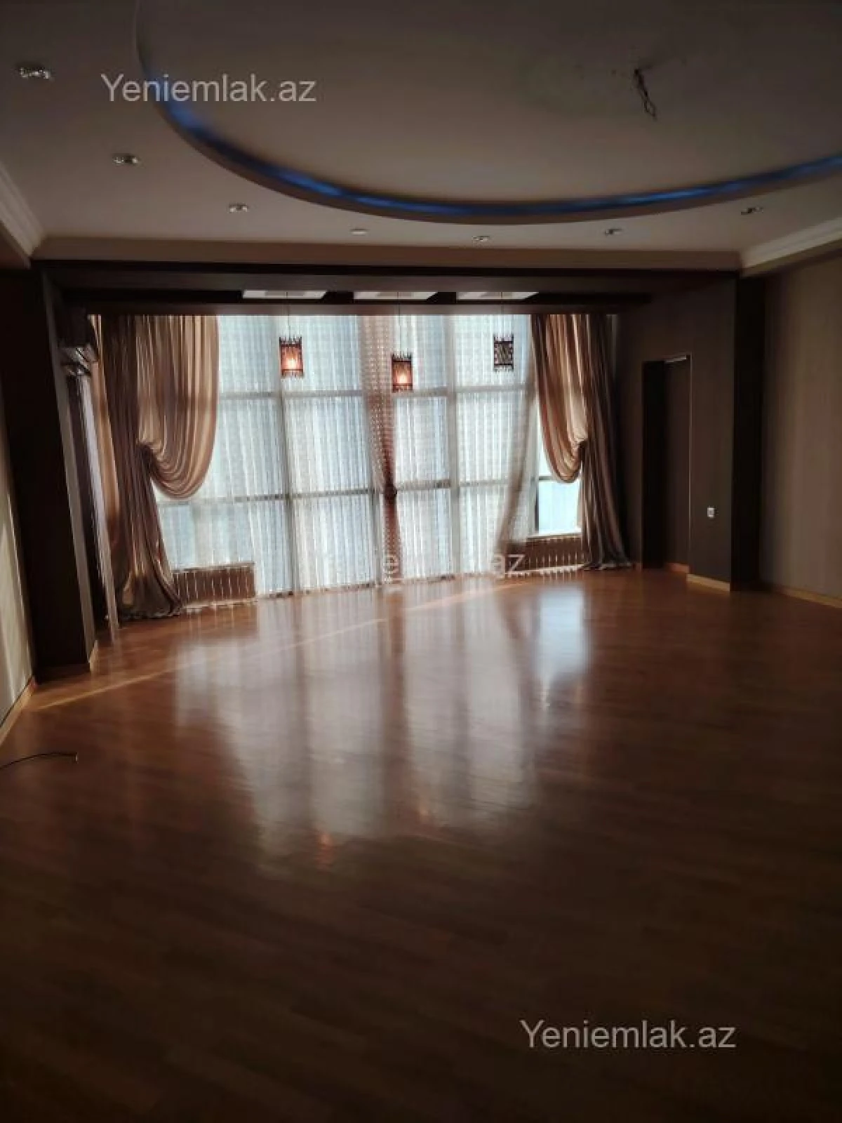 Satılır 4 otaqlı yeni tikili 240 m²