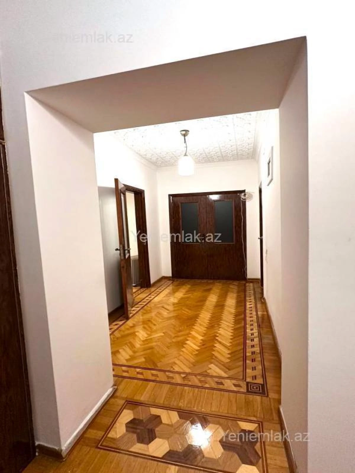 Satılır 4 otaqlı köhnə tikili 110 m²