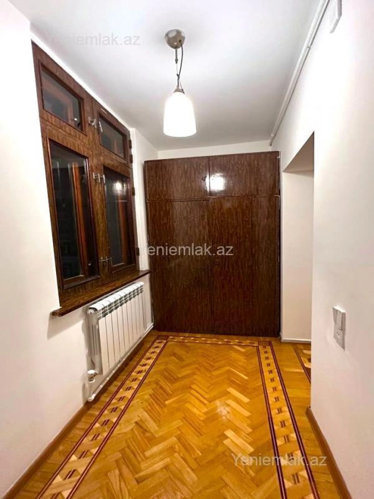 Satılır 4 otaqlı köhnə tikili 110 m²