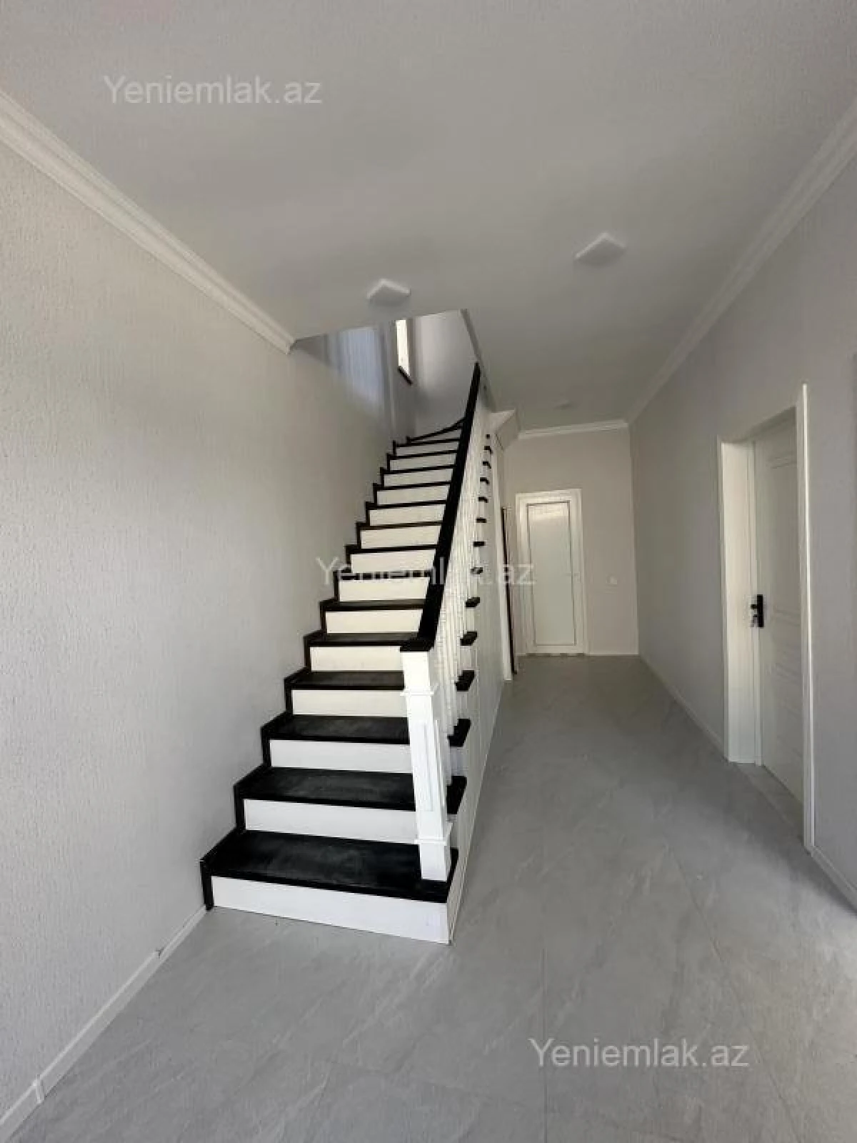 Satılır 4 otaqlı həyət evi 160 m²