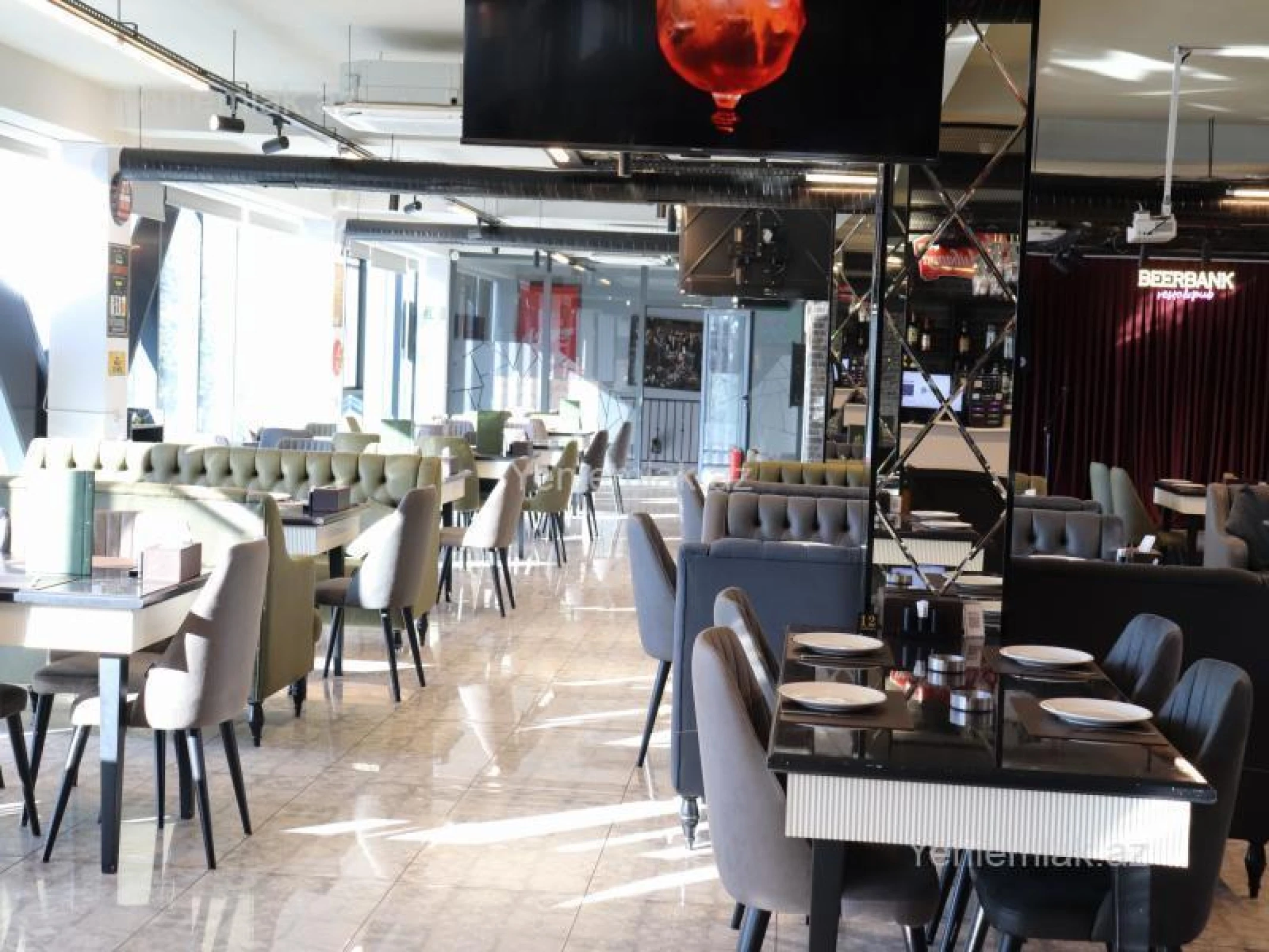 Satılır 15 otaqlı obyekt 3000 m²