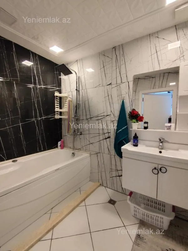 Satılır 3 otaqlı yeni tikili 110 m²