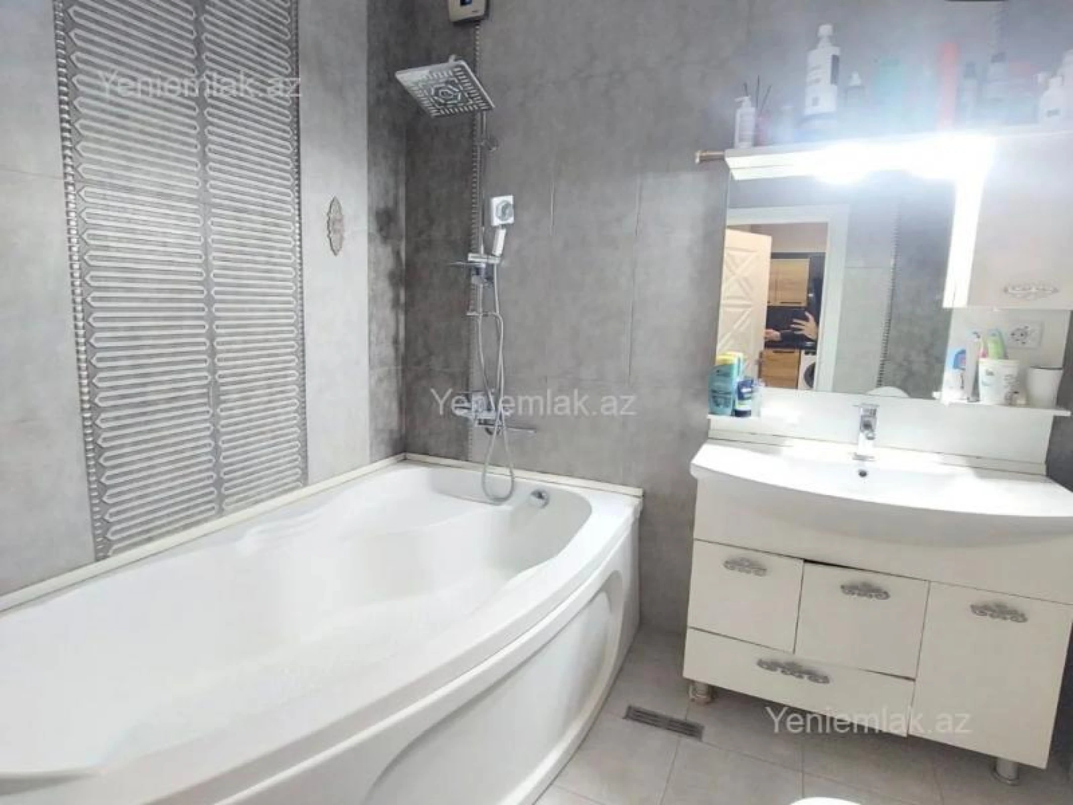 Satılır 2 otaqlı yeni tikili 67 m²